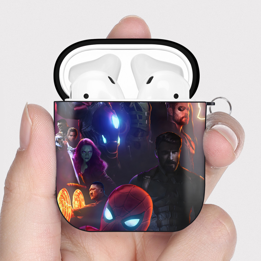 （画像用） アベンジャーズ The Avengers AirPods 第2世代保護ケース ハードシェル ブラック 耐衝撃・防指紋・カラビナ付き