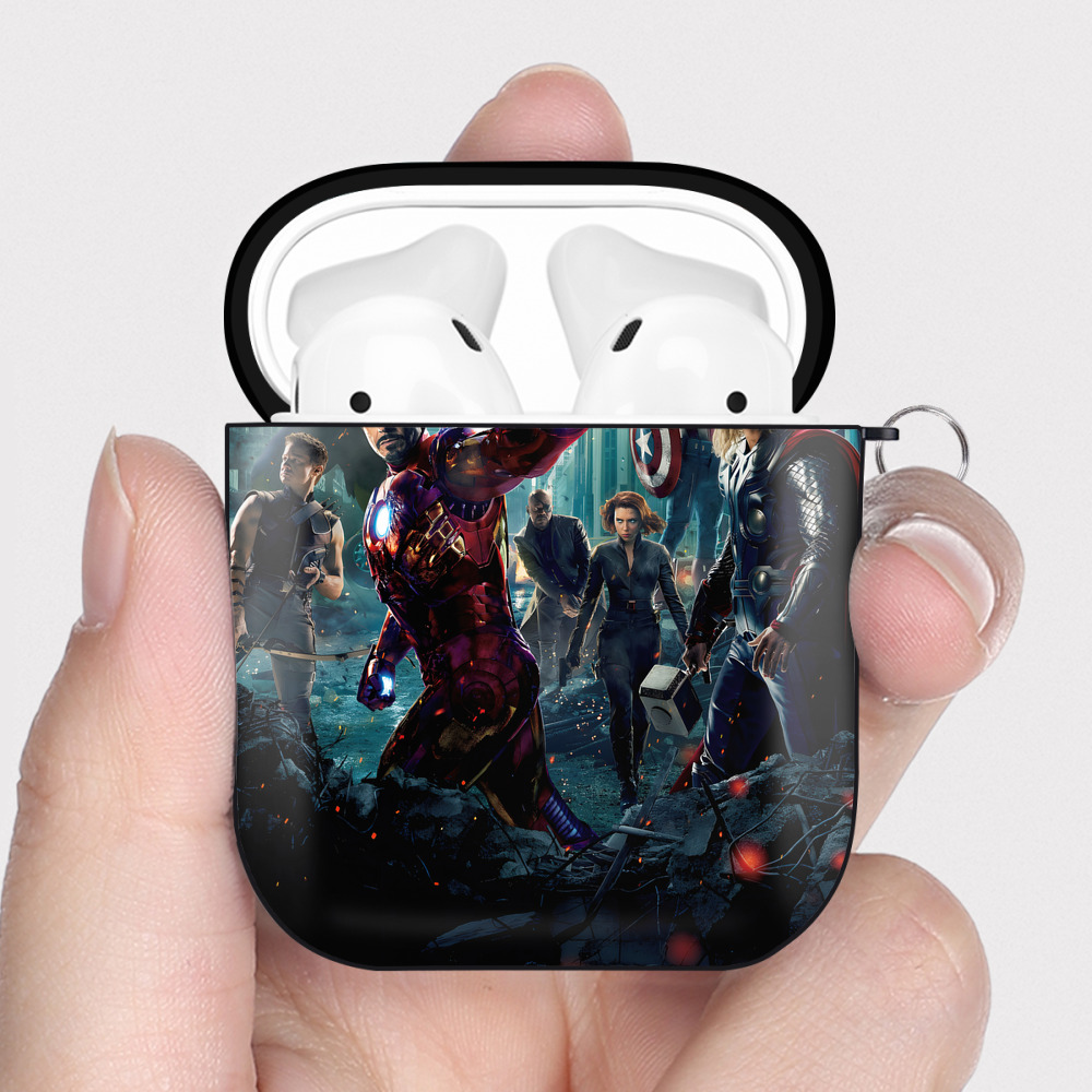 （画像用） アベンジャーズ The Avengers AirPods 第2世代保護ケース ハードシェル ブラック 耐衝撃・防指紋・カラビナ付き