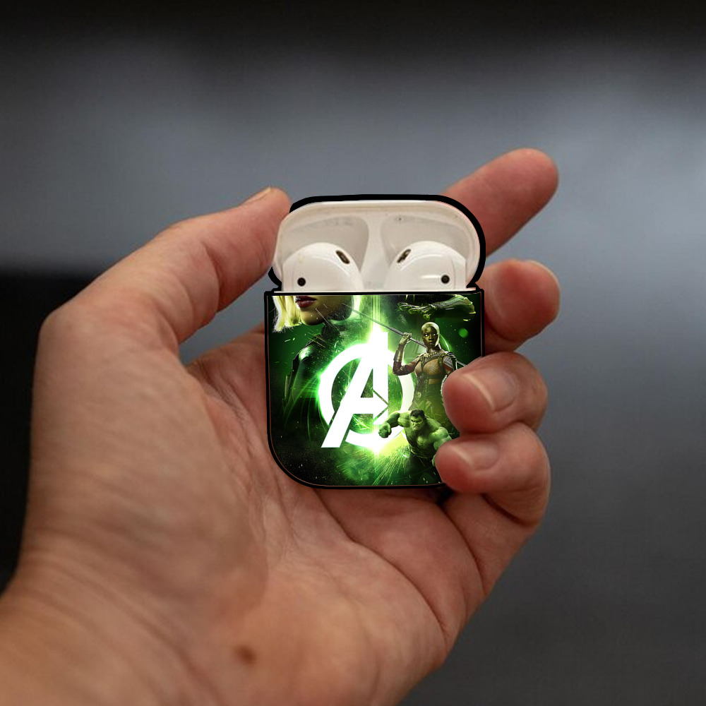 アベンジャーズ The Avengers AirPods 第2世代保護ケース ハードシェル ブラック 耐衝撃・防指紋・カラビナ付き