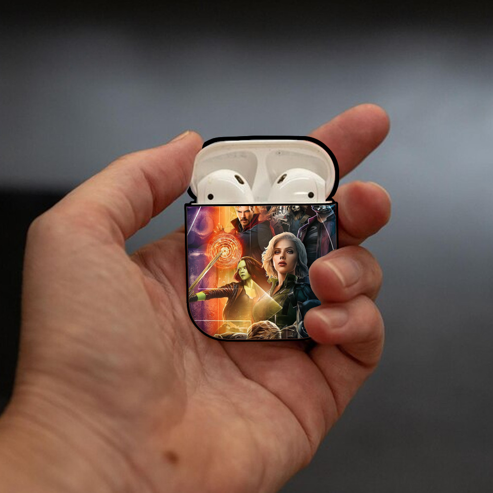 アベンジャーズ The Avengers AirPods 第2世代保護ケース ハードシェル ブラック 耐衝撃・防指紋・カラビナ付き
