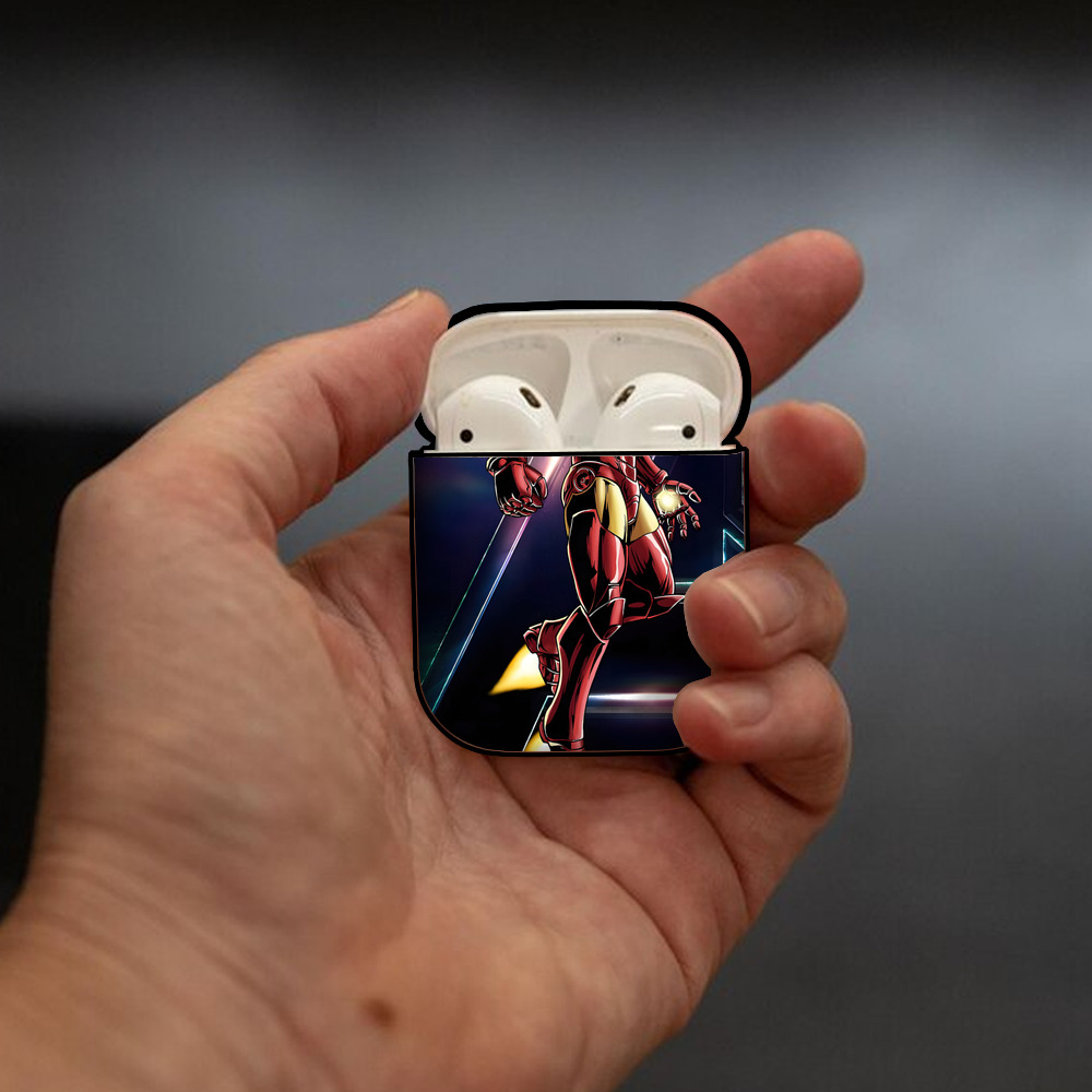 アベンジャーズ The Avengers AirPods 第2世代保護ケース ハードシェル ブラック 耐衝撃・防指紋・カラビナ付き