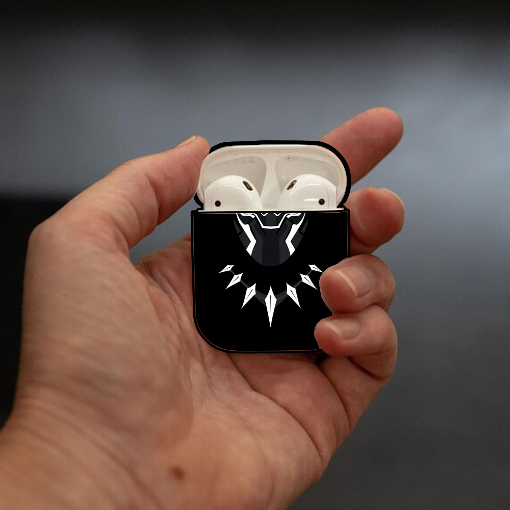 アベンジャーズ The Avengers AirPods 第2世代保護ケース ハードシェル ブラック 耐衝撃・防指紋・カラビナ付き