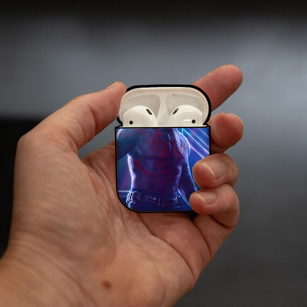 アベンジャーズ The Avengers AirPods 第2世代保護ケース ハードシェル ブラック 耐衝撃・防指紋・カラビナ付き