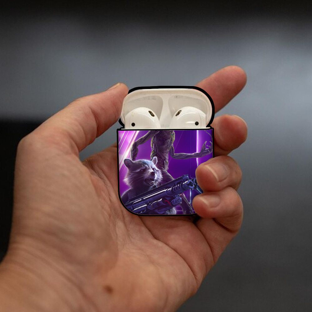 アベンジャーズ The Avengers AirPods 第2世代保護ケース ハードシェル ブラック 耐衝撃・防指紋・カラビナ付き