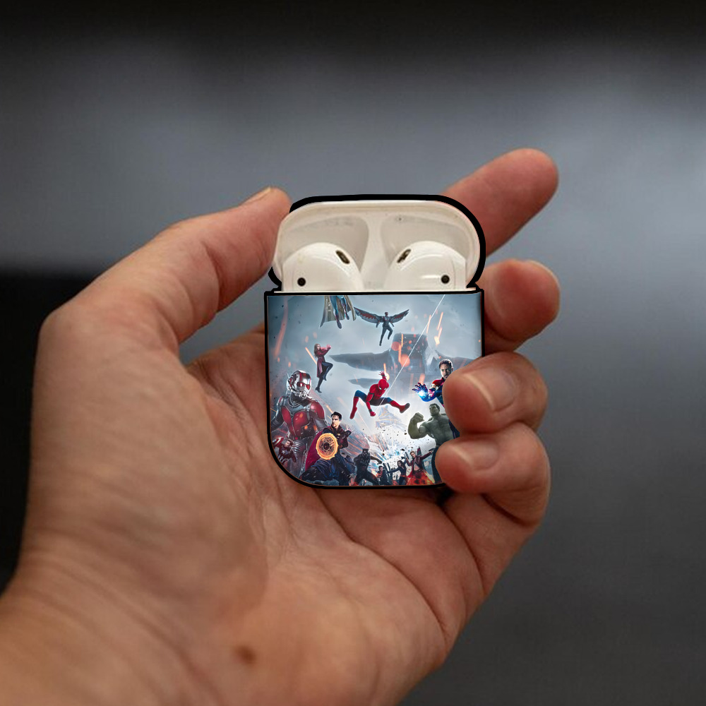 アベンジャーズ The Avengers AirPods 第2世代保護ケース ハードシェル ブラック 耐衝撃・防指紋・カラビナ付き