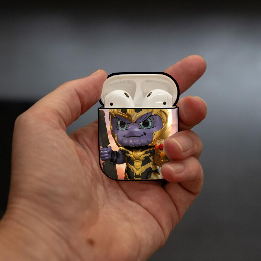 アベンジャーズ The Avengers AirPods 第2世代保護ケース ハードシェル ブラック 耐衝撃・防指紋・カラビナ付き