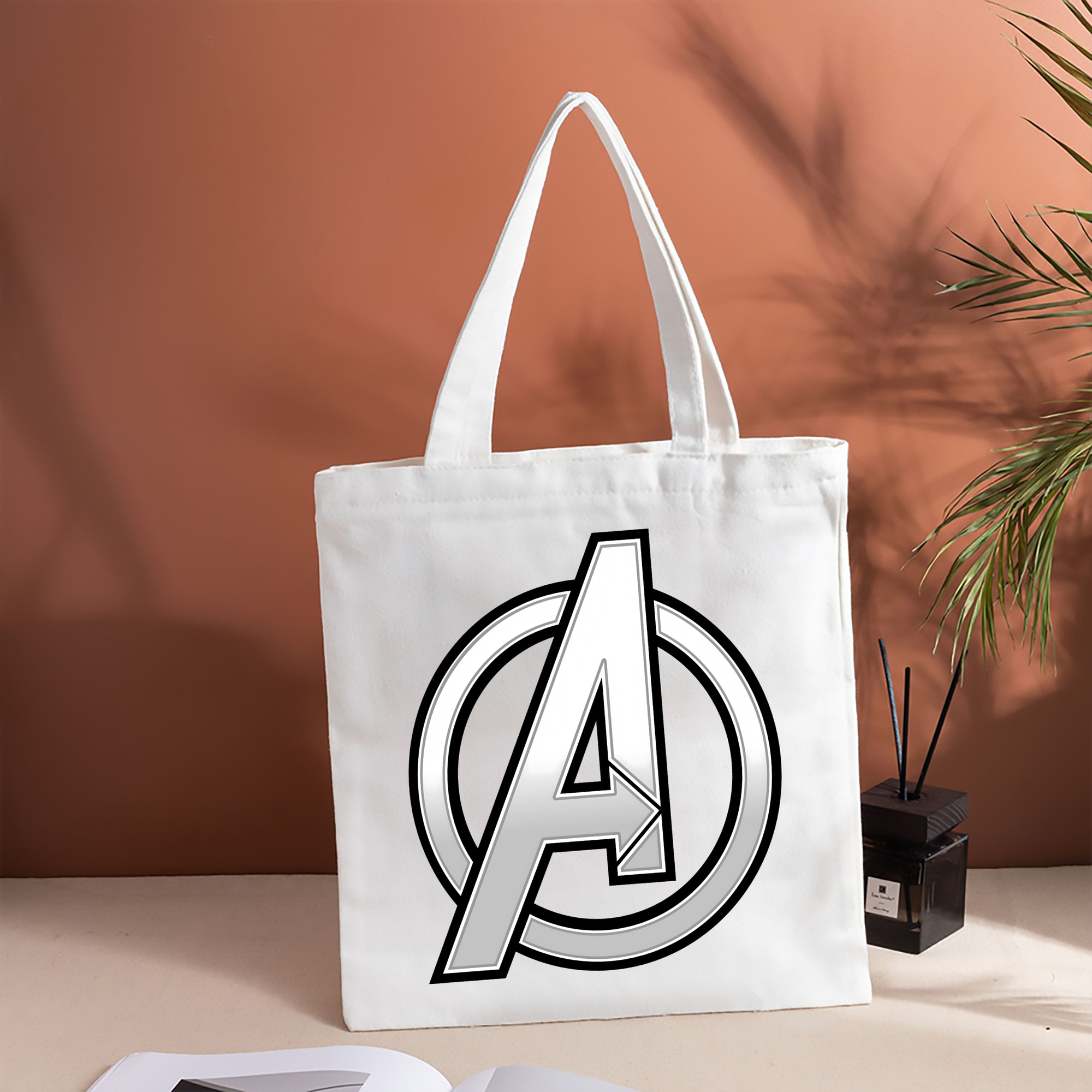 アベンジャーズ The Avengers 縦型キャンバス生地手提げバッグ　トートバッグ