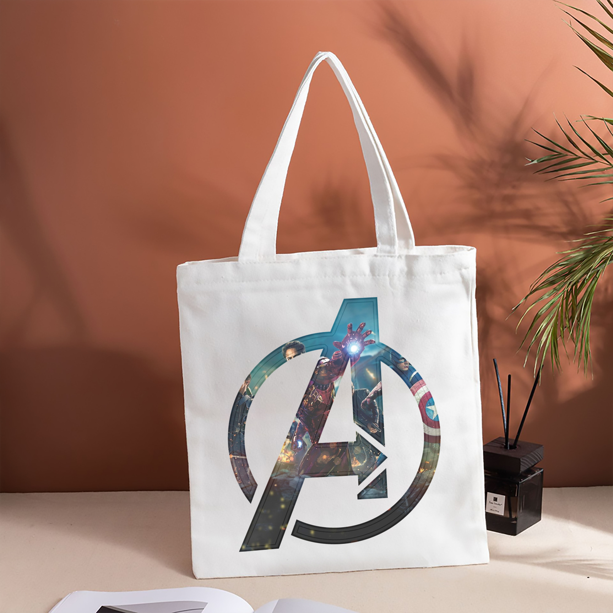 アベンジャーズ The Avengers 縦型キャンバス生地手提げバッグ　トートバッグ