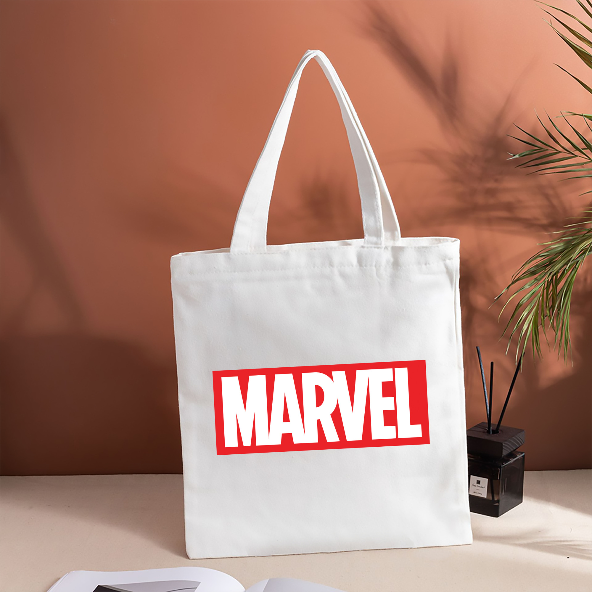 アベンジャーズ The Avengers 縦型キャンバス生地手提げバッグ　トートバッグ