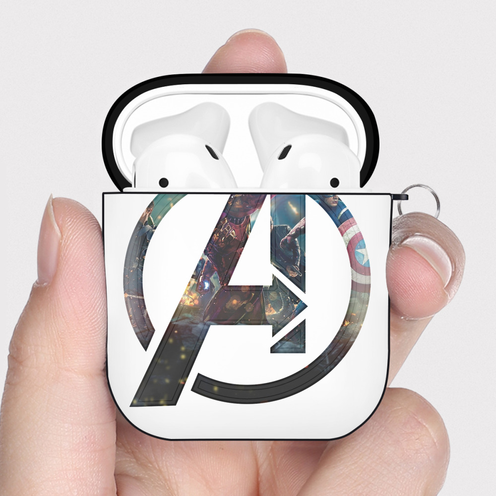 （画像用） アベンジャーズ The Avengers AirPods 第2世代保護ケース ハードシェル ブラック 耐衝撃・防指紋・カラビナ付き