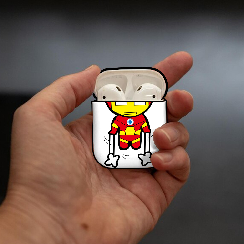 アベンジャーズ The Avengers AirPods 第2世代保護ケース ハードシェル ブラック 耐衝撃・防指紋・カラビナ付き