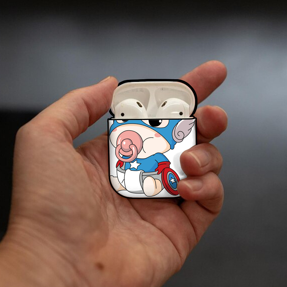 アベンジャーズ The Avengers AirPods 第2世代保護ケース ハードシェル ブラック 耐衝撃・防指紋・カラビナ付き