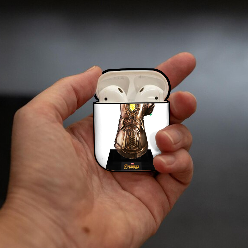 アベンジャーズ The Avengers AirPods 第2世代保護ケース ハードシェル ブラック 耐衝撃・防指紋・カラビナ付き