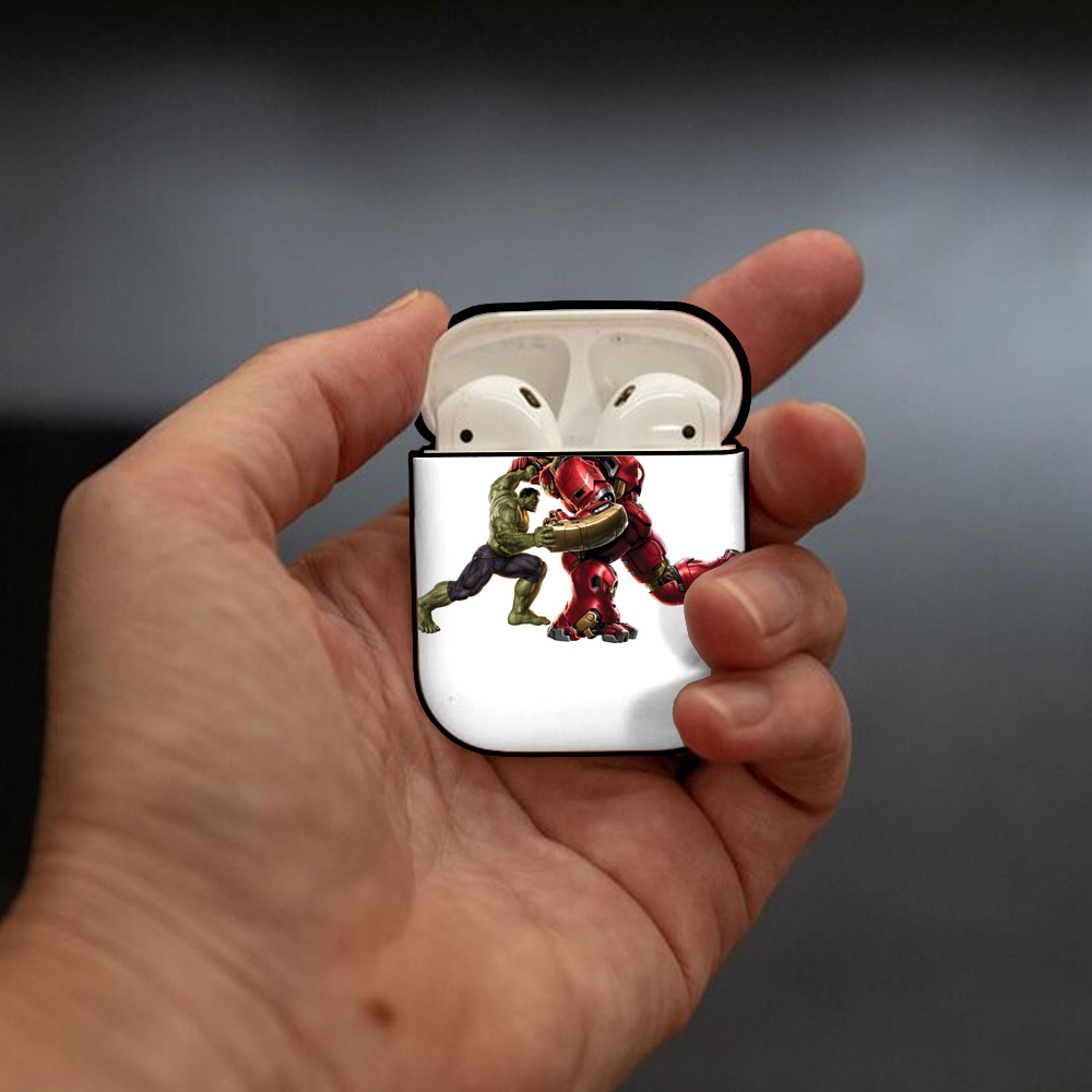 アベンジャーズ The Avengers AirPods 第2世代保護ケース ハードシェル ブラック 耐衝撃・防指紋・カラビナ付き