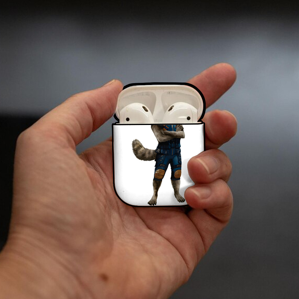 アベンジャーズ The Avengers AirPods 第2世代保護ケース ハードシェル ブラック 耐衝撃・防指紋・カラビナ付き