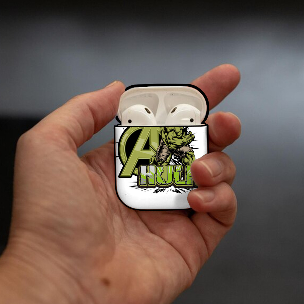 アベンジャーズ The Avengers AirPods 第2世代保護ケース ハードシェル ブラック 耐衝撃・防指紋・カラビナ付き