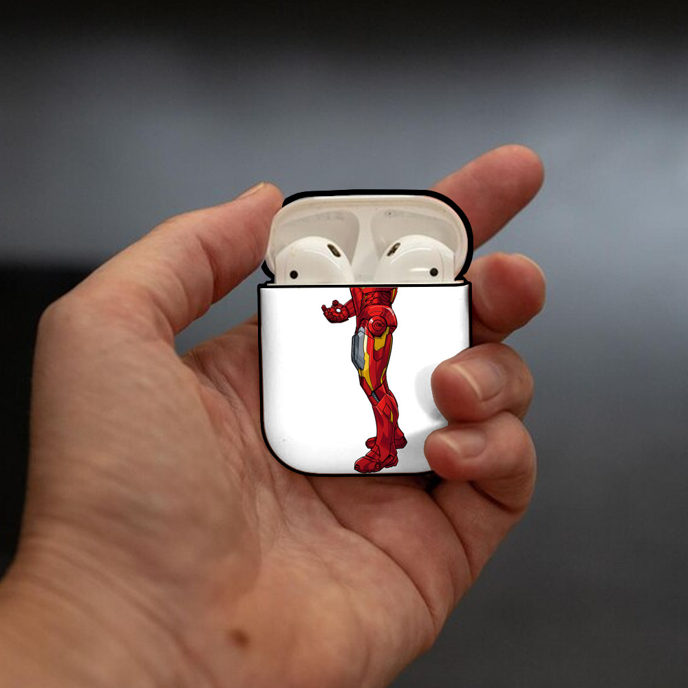 アベンジャーズ The Avengers AirPods 第2世代保護ケース ハードシェル ブラック 耐衝撃・防指紋・カラビナ付き