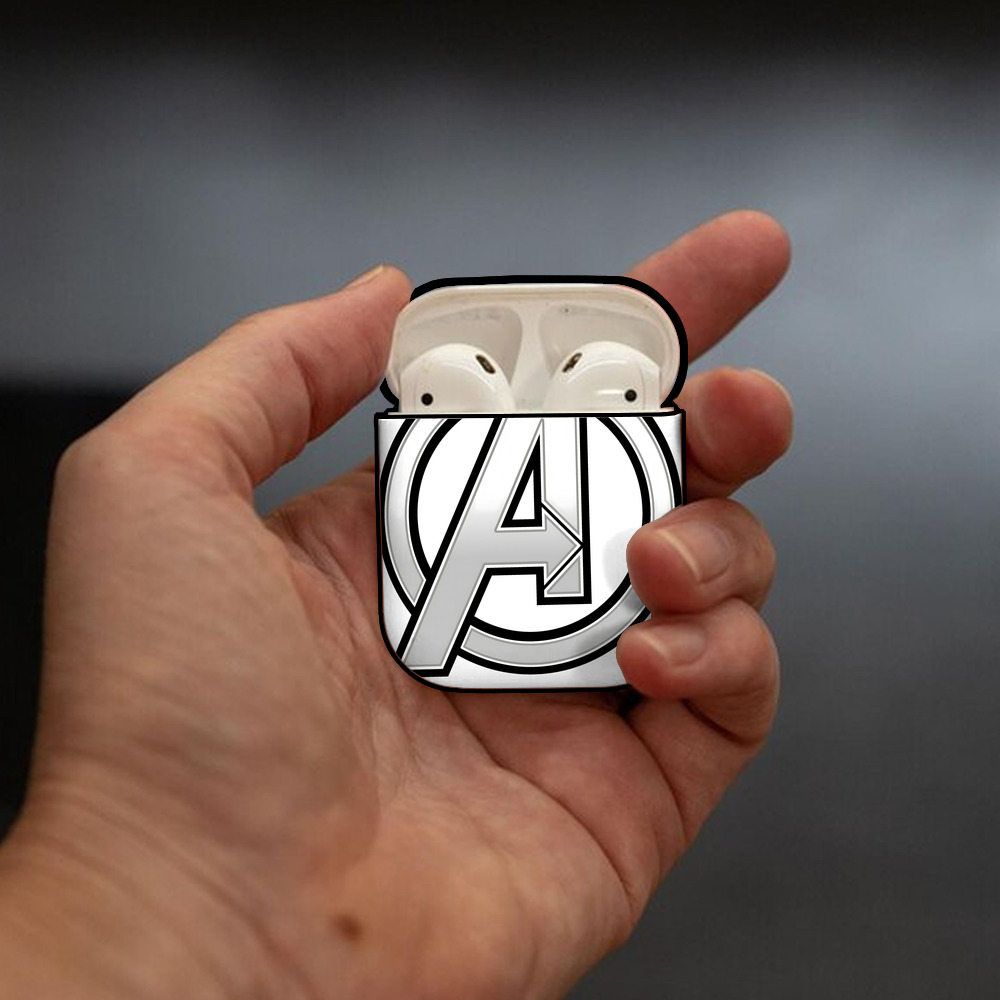 アベンジャーズ The Avengers AirPods 第2世代保護ケース ハードシェル ブラック 耐衝撃・防指紋・カラビナ付き