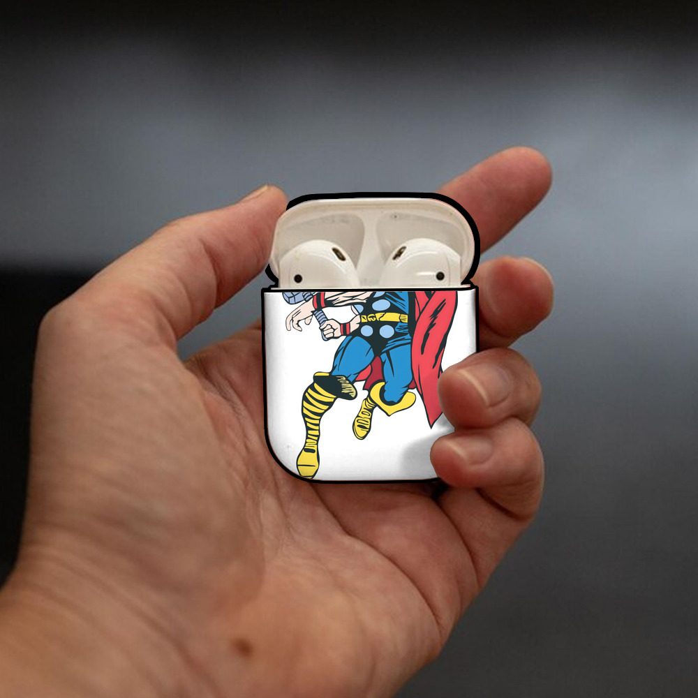 アベンジャーズ The Avengers AirPods 第2世代保護ケース ハードシェル ブラック 耐衝撃・防指紋・カラビナ付き