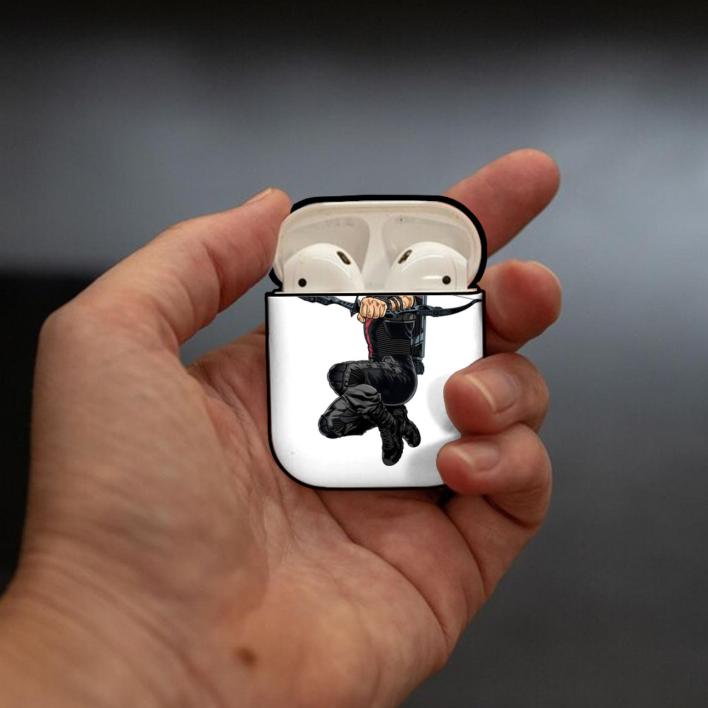 アベンジャーズ The Avengers AirPods 第2世代保護ケース ハードシェル ブラック 耐衝撃・防指紋・カラビナ付き