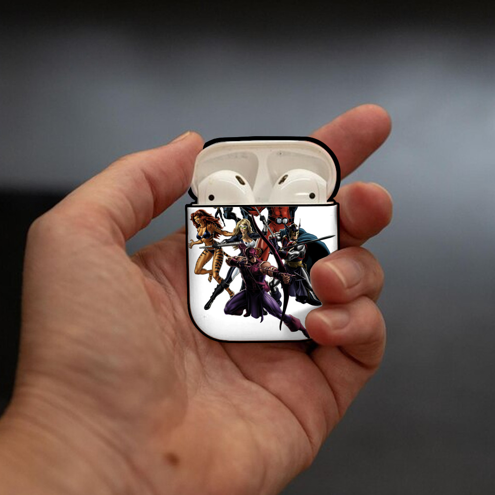アベンジャーズ The Avengers AirPods 第2世代保護ケース ハードシェル ブラック 耐衝撃・防指紋・カラビナ付き