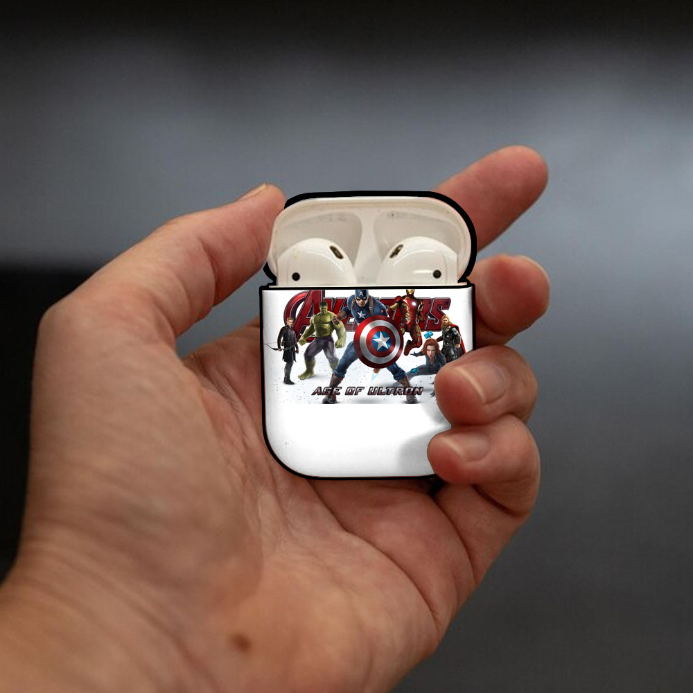 アベンジャーズ The Avengers AirPods 第2世代保護ケース ハードシェル ブラック 耐衝撃・防指紋・カラビナ付き