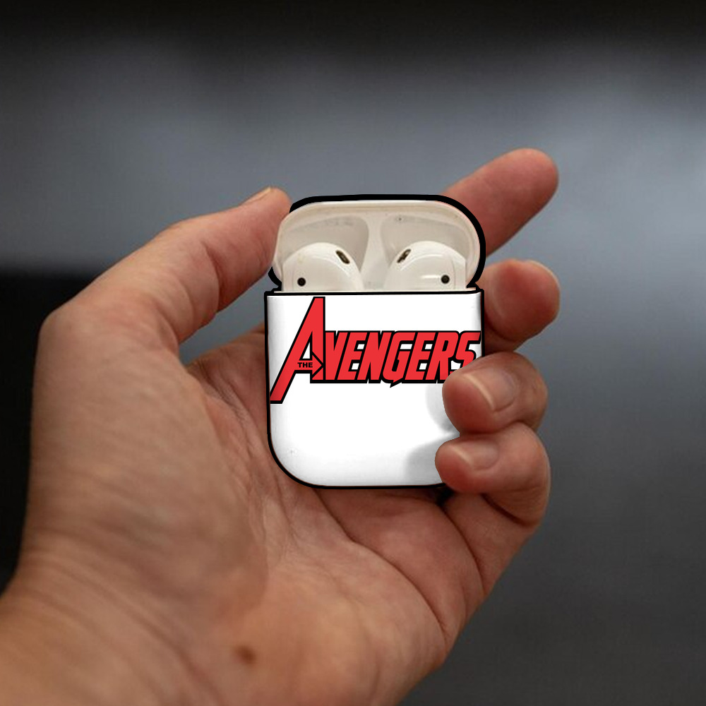 アベンジャーズ The Avengers AirPods 第2世代保護ケース ハードシェル ブラック 耐衝撃・防指紋・カラビナ付き