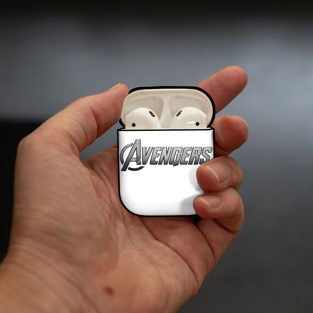 アベンジャーズ The Avengers AirPods 第2世代保護ケース ハードシェル ブラック 耐衝撃・防指紋・カラビナ付き