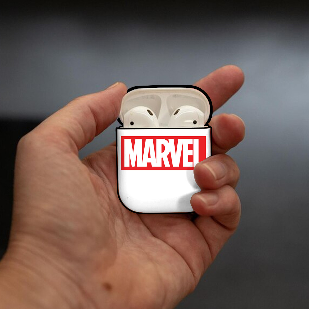アベンジャーズ The Avengers AirPods 第2世代保護ケース ハードシェル ブラック 耐衝撃・防指紋・カラビナ付き