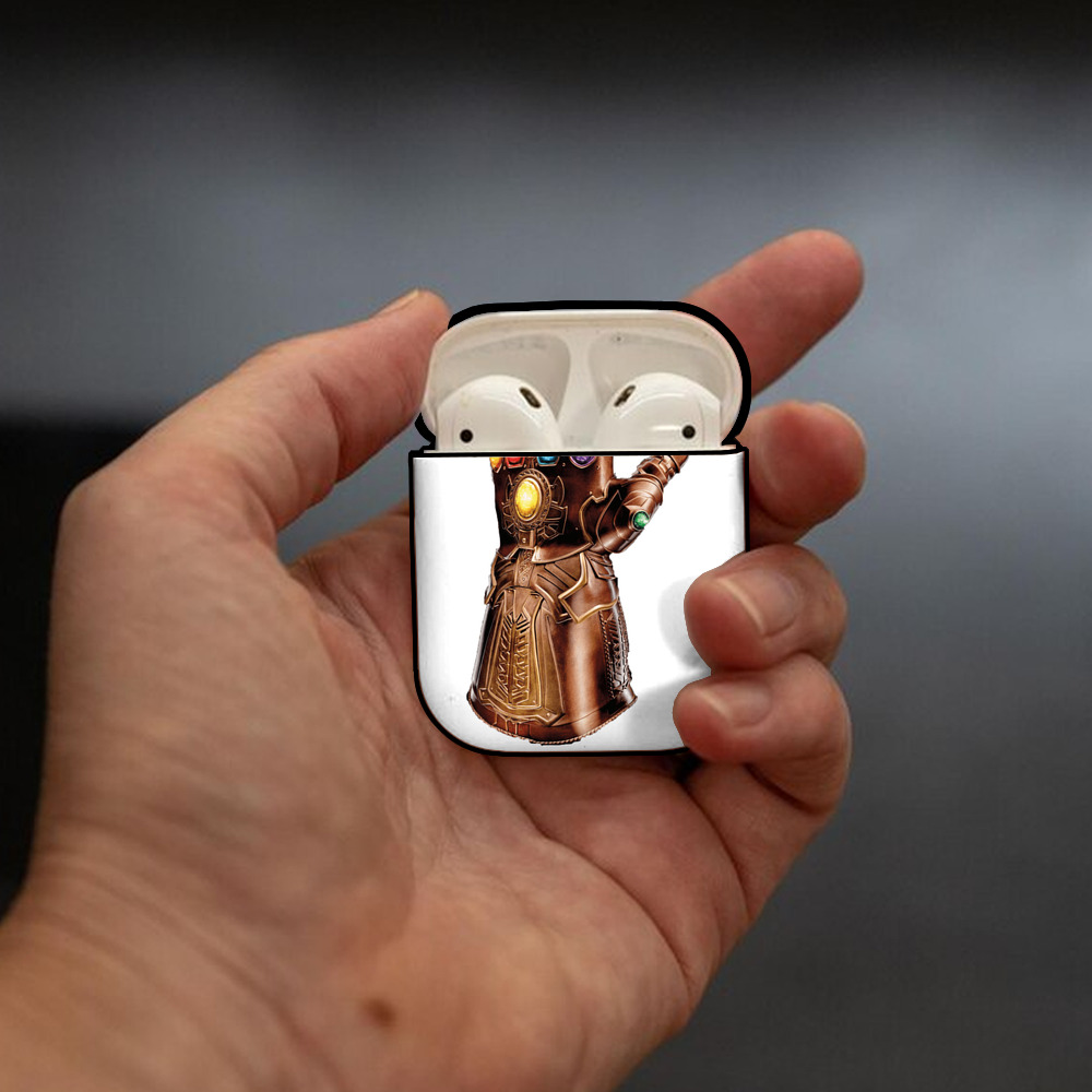アベンジャーズ The Avengers AirPods 第2世代保護ケース ハードシェル ブラック 耐衝撃・防指紋・カラビナ付き