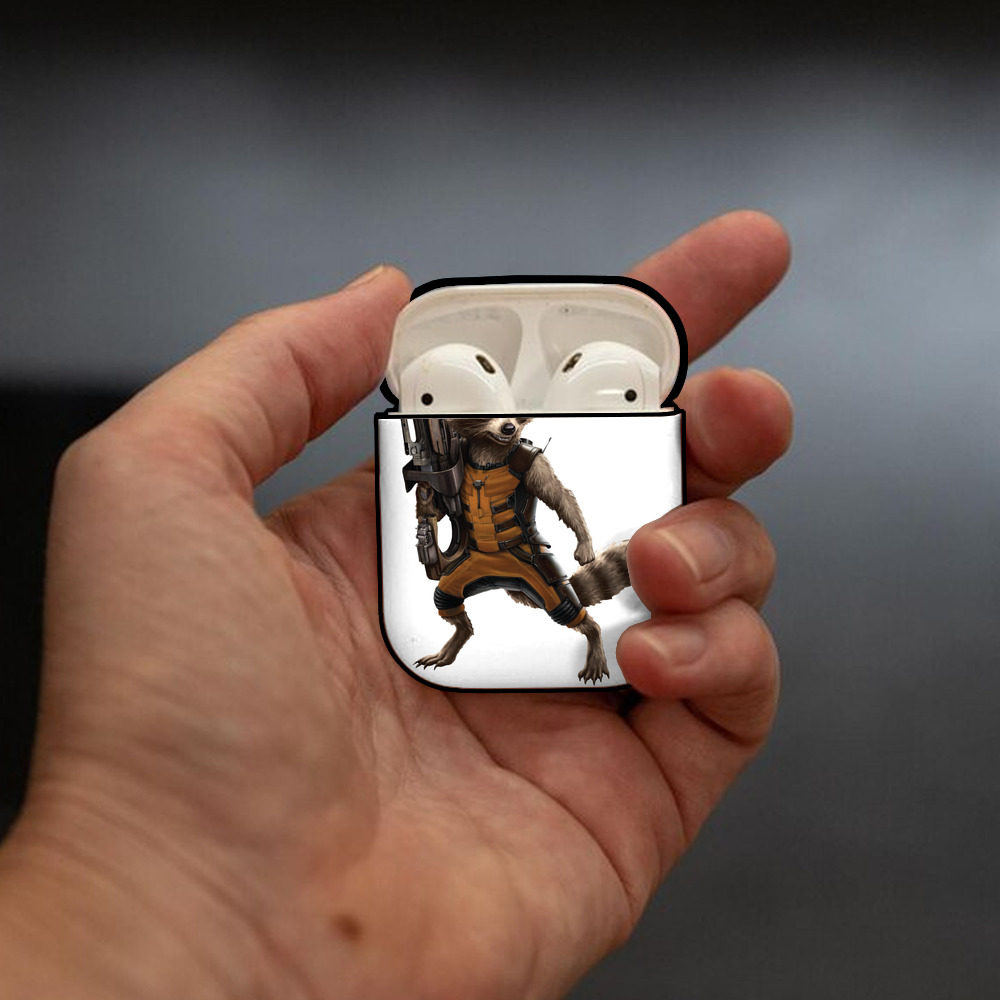 アベンジャーズ The Avengers AirPods 第2世代保護ケース ハードシェル ブラック 耐衝撃・防指紋・カラビナ付き