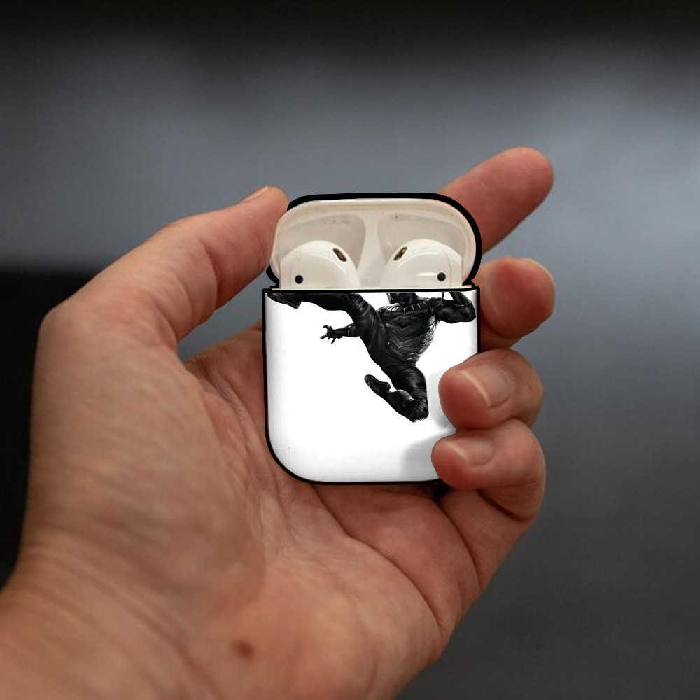 アベンジャーズ The Avengers AirPods 第2世代保護ケース ハードシェル ブラック 耐衝撃・防指紋・カラビナ付き