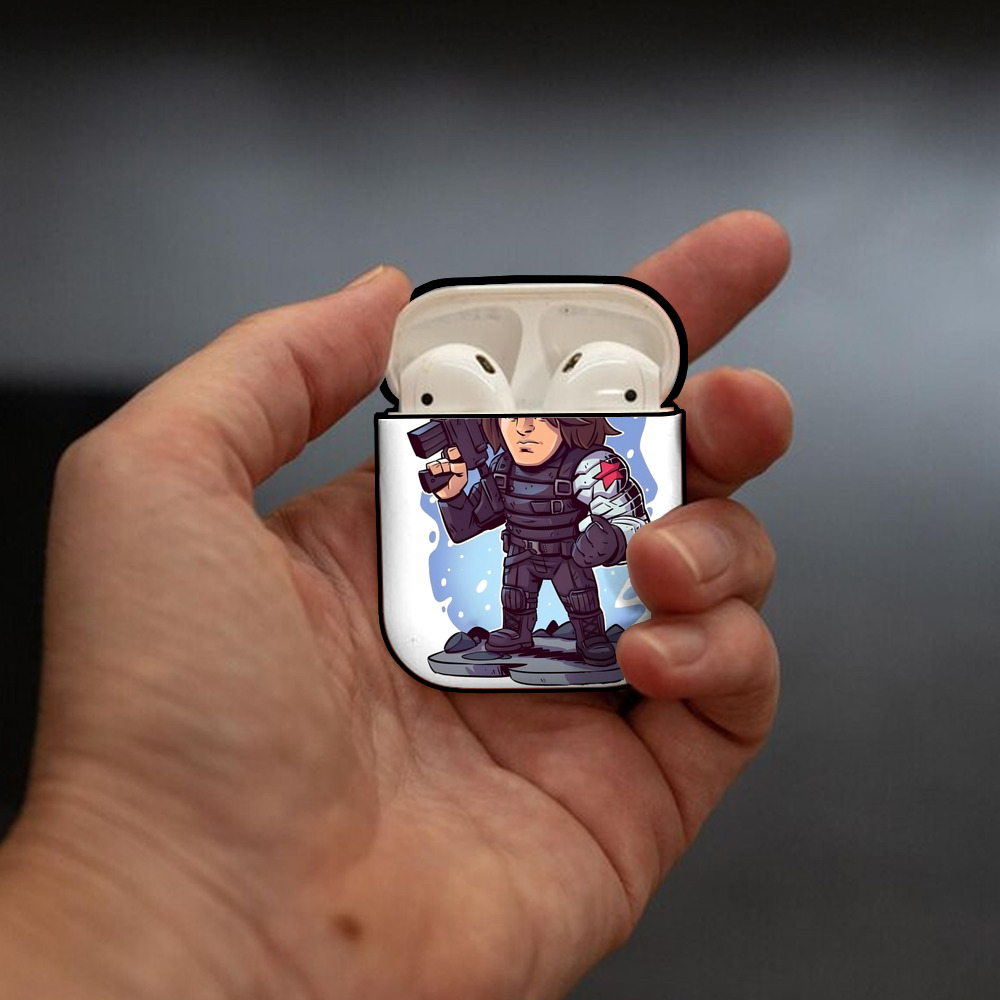 アベンジャーズ The Avengers AirPods 第2世代保護ケース ハードシェル ブラック 耐衝撃・防指紋・カラビナ付き