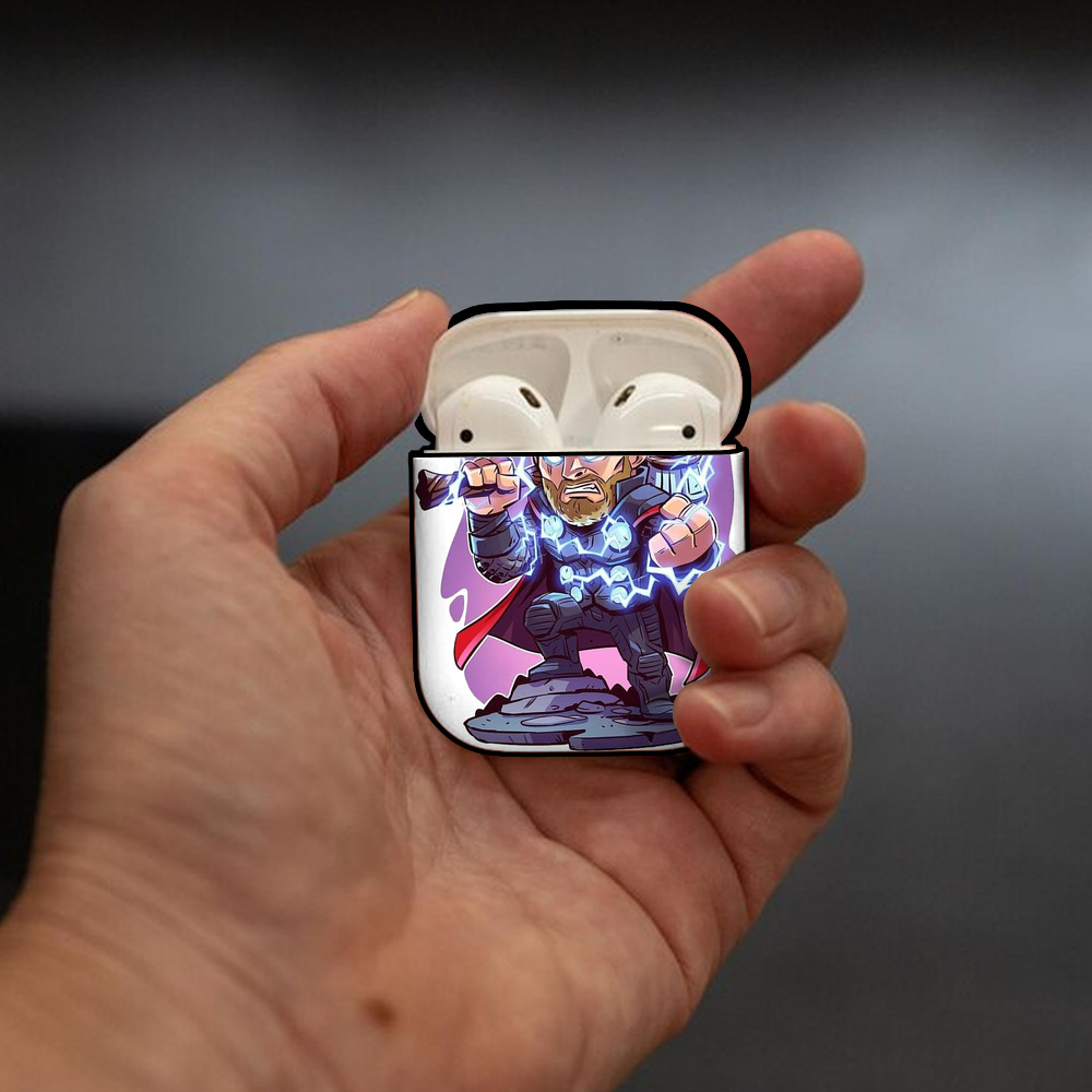 アベンジャーズ The Avengers AirPods 第2世代保護ケース ハードシェル ブラック 耐衝撃・防指紋・カラビナ付き