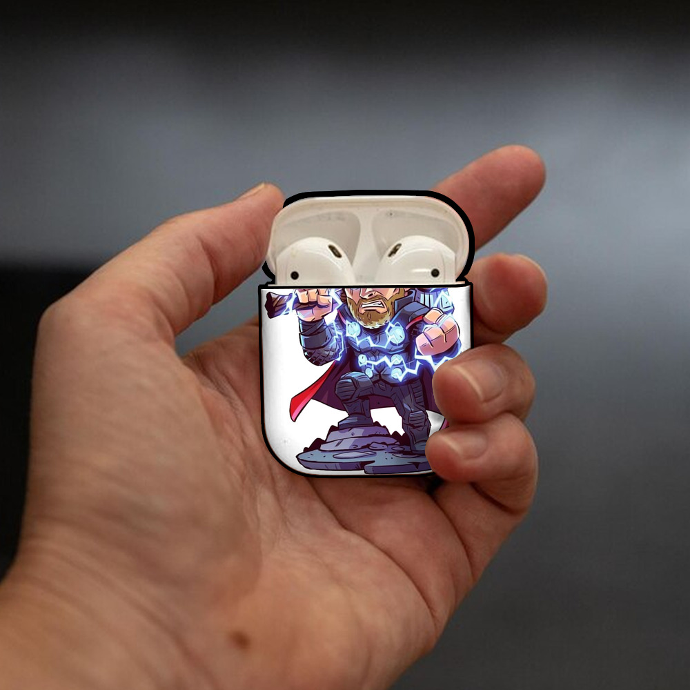 アベンジャーズ The Avengers AirPods 第2世代保護ケース ハードシェル ブラック 耐衝撃・防指紋・カラビナ付き