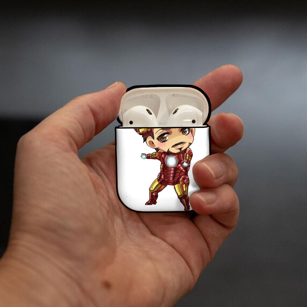 アベンジャーズ The Avengers AirPods 第2世代保護ケース ハードシェル ブラック 耐衝撃・防指紋・カラビナ付き