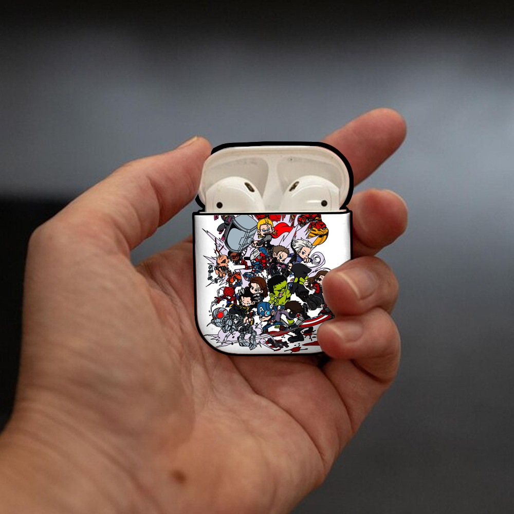 アベンジャーズ The Avengers AirPods 第2世代保護ケース ハードシェル ブラック 耐衝撃・防指紋・カラビナ付き