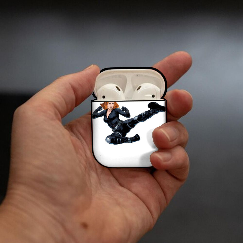 アベンジャーズ The Avengers AirPods 第2世代保護ケース ハードシェル ブラック 耐衝撃・防指紋・カラビナ付き
